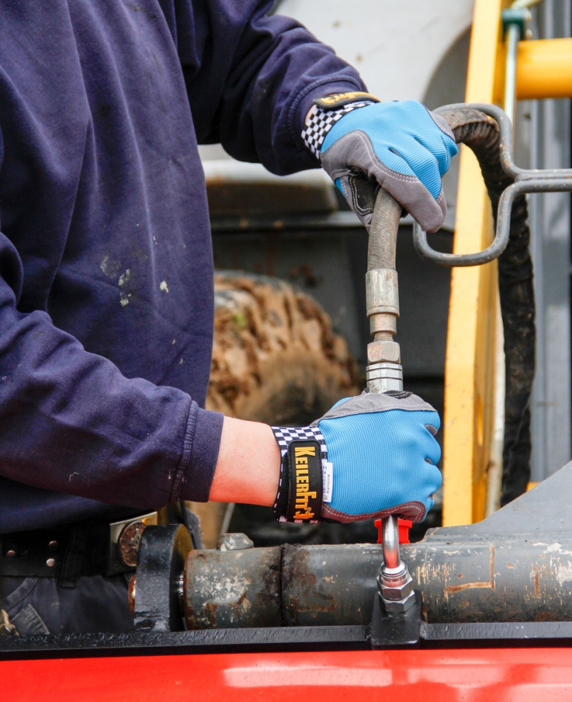 keiler-fit-blue-action