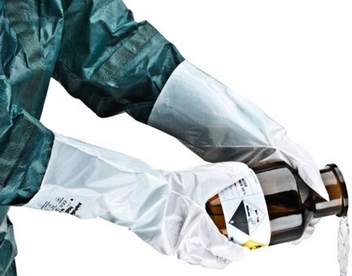 02-100_4m9NYndPZ03o10